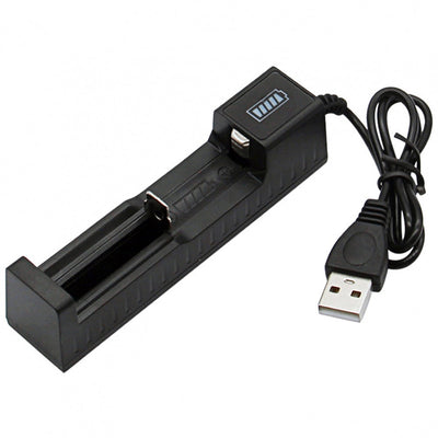 Cargador de batería con conexión USB e indicador LED modelo CDQA