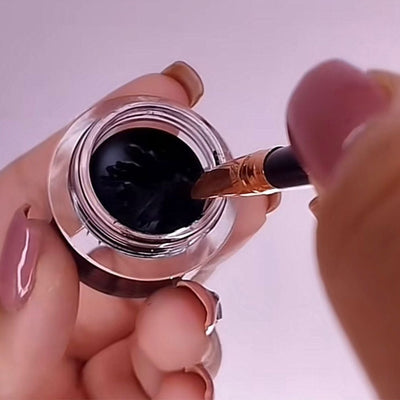 Delineador en crema en tonos café y negro, paquete de 24 piezas