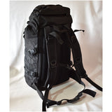 Mochila táctica multiusos de 45 litros en color negro camuflaje para campismo — imagen 4 de 7