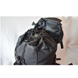 Mochila táctica multiusos de 45 litros en color negro camuflaje para campismo — imagen 6 de 7
