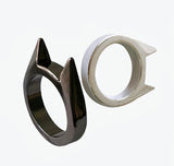 Anillo de autodefensa de acero inoxidable en color negro y plata — imagen 1 de 4