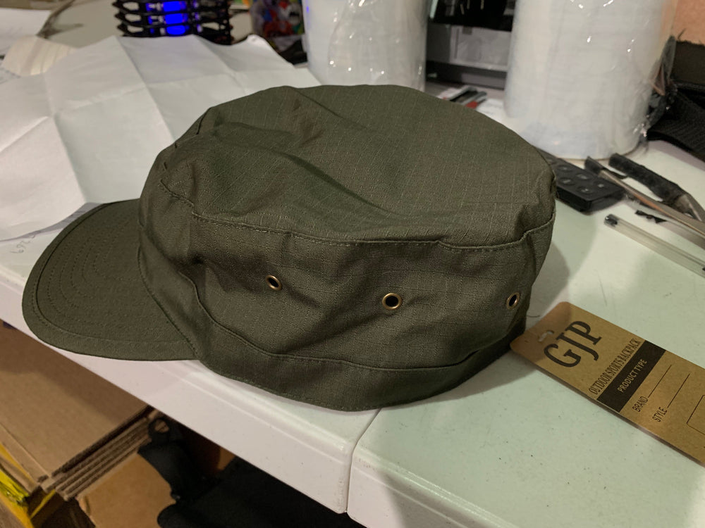Gorra militar tipo cubana en tela ripstop con patrón camuflado