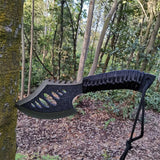 Hacha con cuerda paracord integrada en el mango — imagen 2 de 3