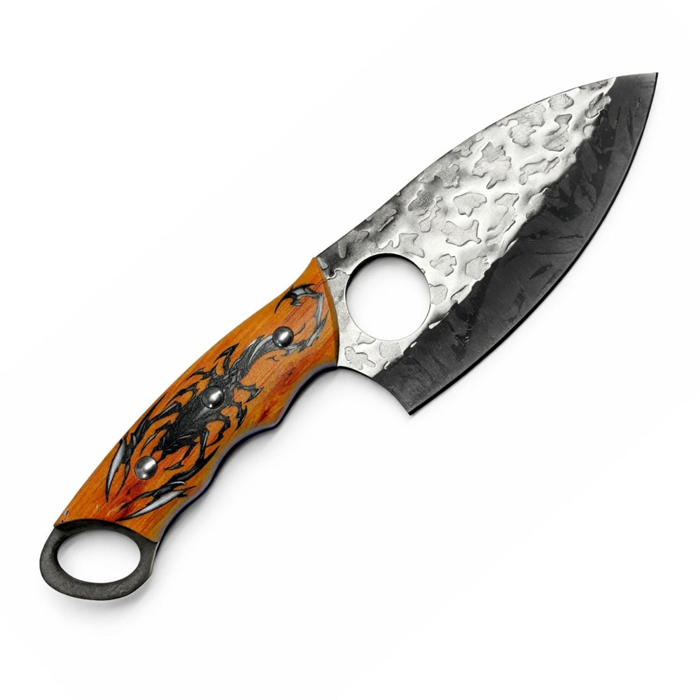 Cuchillo de hoja ancha con mango grabado de escorpión y funda