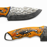 Cuchillo artesanal de hoja fija con mango de madera grabado y funda de cuero — imagen 2 de 4