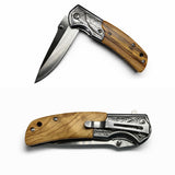 Navaja EDC plegable con grabado de águila y mango de madera — imagen 2 de 5