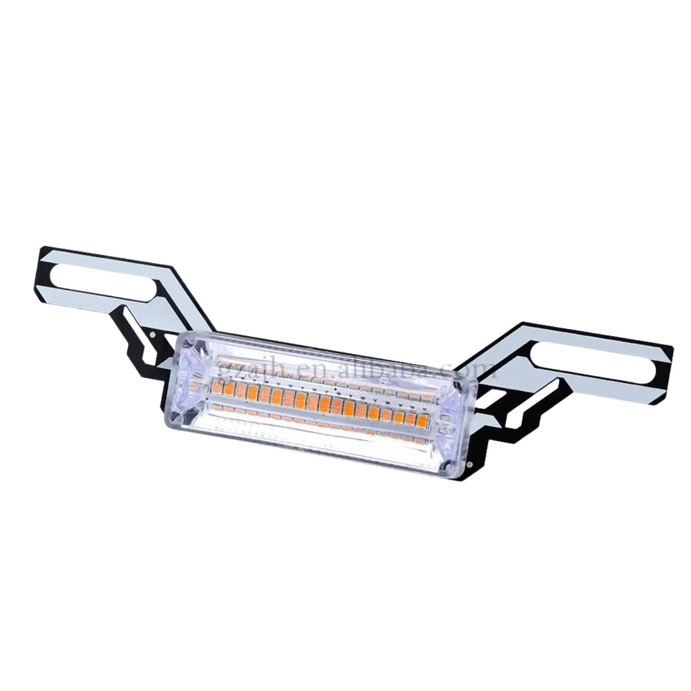 Luz LED de freno colorida estilo fantasma instalada en la parte trasera de una moto