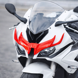 Deflector aerodinámico tipo alerón en color rojo para el frente de la moto — imagen 6 de 6