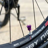 Par de tapones de válvula tipo corona en aluminio para bicicleta — imagen 4 de 6