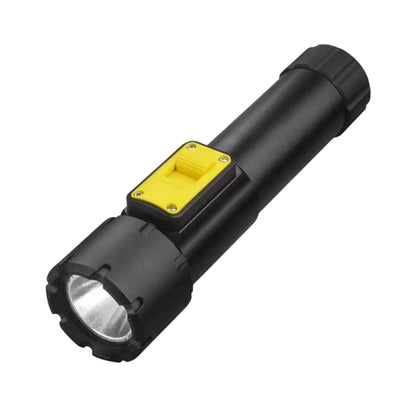 Linterna impermeable IPX8 para buceo con switch magnético y carga USB-C