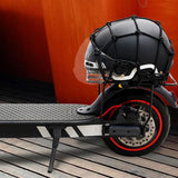 Red elástica tipo araña para sujetar casco y equipaje en motocicleta — imagen 2 de 4