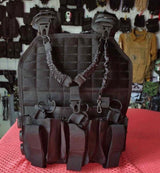 Chaleco táctico con portafusil y porta cargadores, sistema molle, negro — imagen 2 de 4