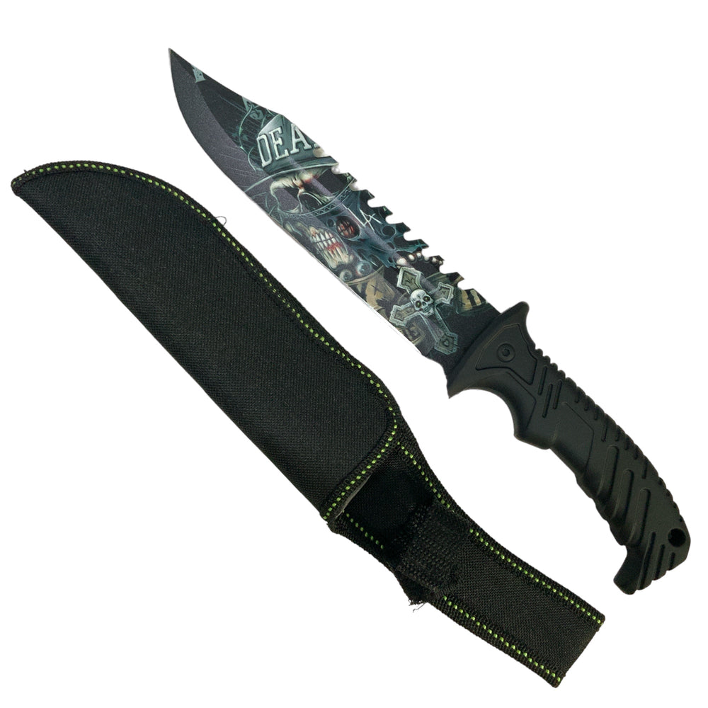 Cuchillo con mango decorado en forma de calavera y funda