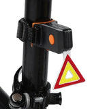 Luz trasera preventiva instalada en la parte posterior de una bicicleta — imagen 5 de 6