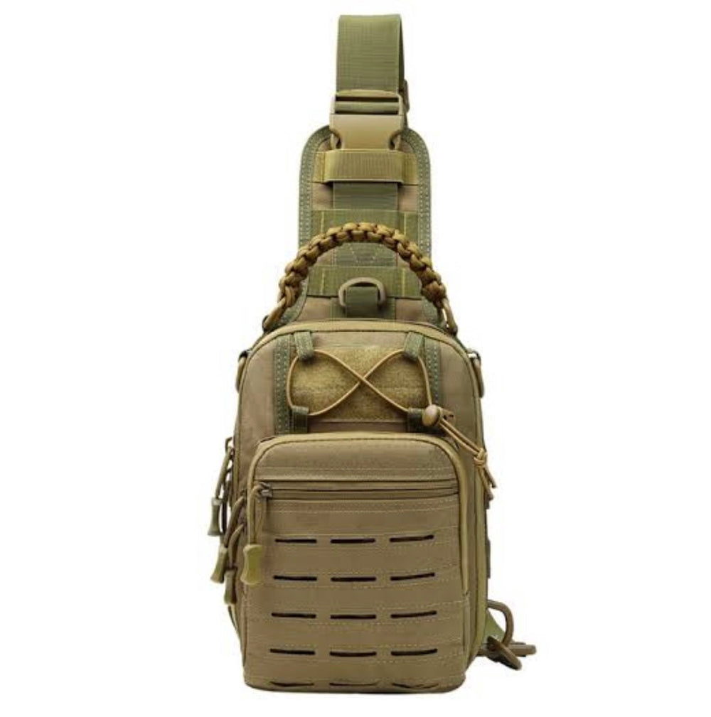 Mochila pechera de corte láser caqui con porta tablet y cuerda paracord