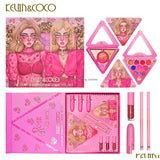 Paleta de maquillaje con sombras, iluminadores y labiales — imagen 4 de 5