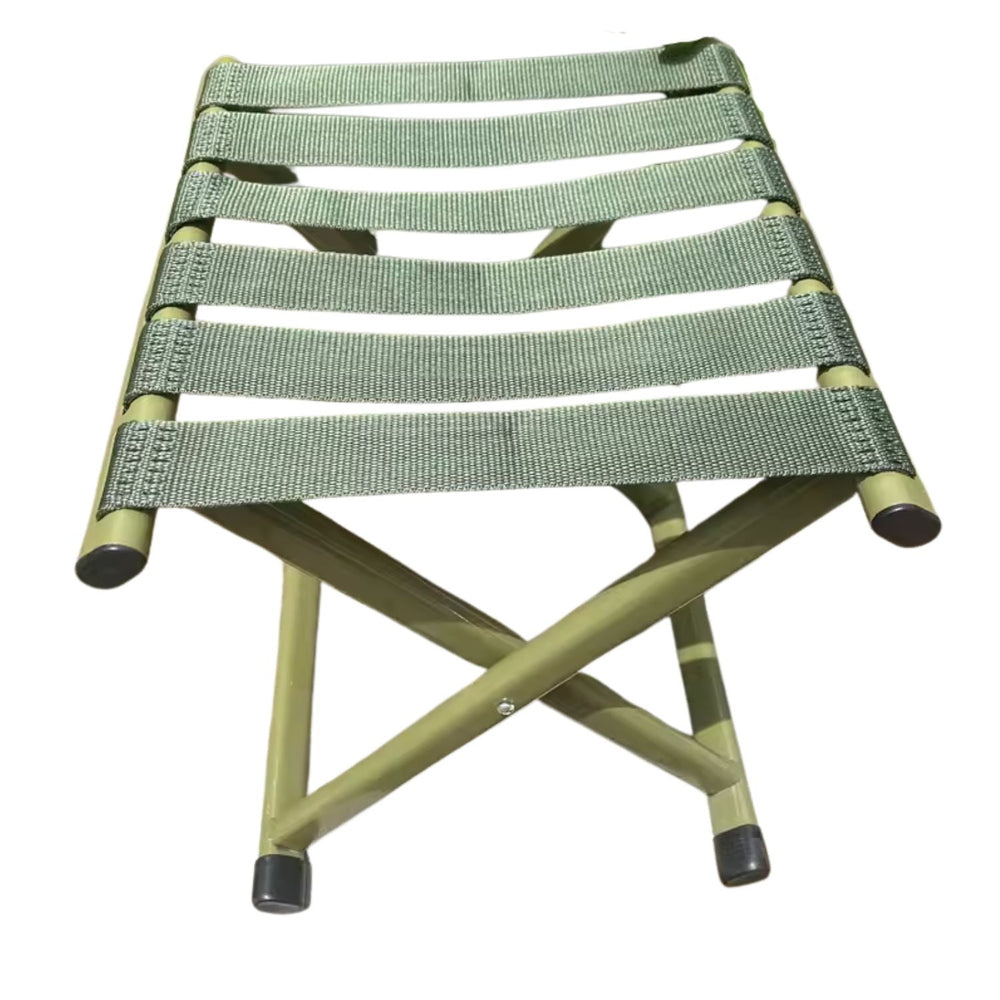 Banquito plegable militar verde con estructura metálica y cintas de nylon reforzadas