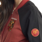 Detalle del escudo bordado y parche HP