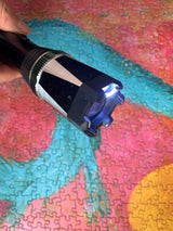 Lámpara taser de 2000 lúmenes con zoom y pila recargable 18650 — imagen 2 de 5