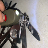 Navaja multiherramienta 18 en 1 con linterna LED y lupa color verde — imagen 3 de 3