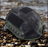 Cubierta de casco camuflaje, accesorio de performance en negro liso — imagen 1 de 7